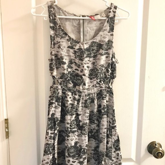 H&M Floral Dress - Picture 1 of 6